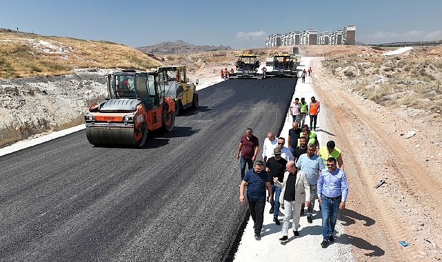 Selçuklu Belediye Başkanı Ahmet Pekyatırmacı, yıl içinde 150 bin ton sıcak asfalt dökeceklerini söyledi