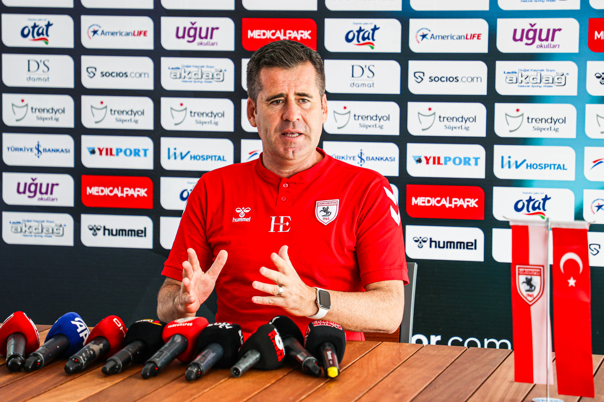 Eroğlu,Emin olun ki, kazanmayı dünyadaki en iyi Samsunspor taraftarı kadar çok istiyoruz.