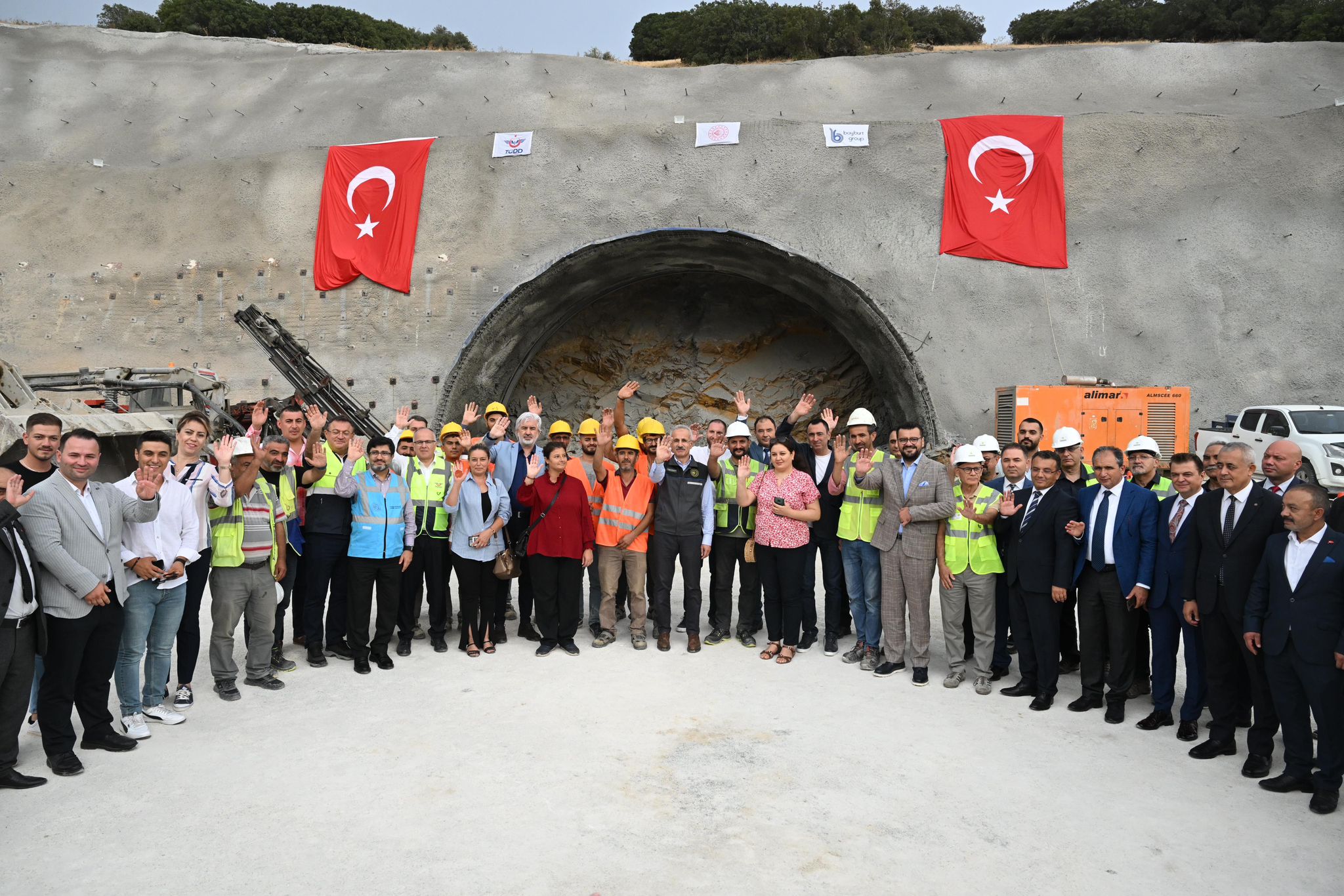 ANKARA-İZMİR HIZLI TREN HATTI 2027’DE HİZMETE GİRECEK