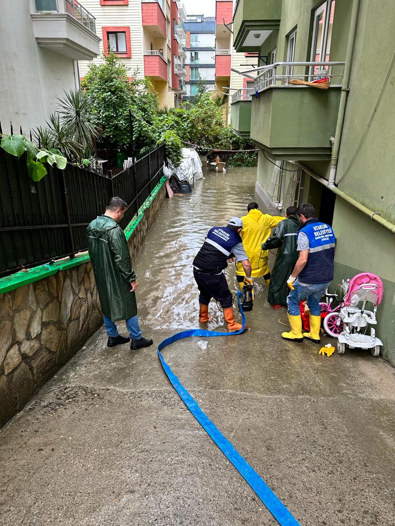 Atakum’da selden 200’e yakın  ev ve iş yeri etkilendi 