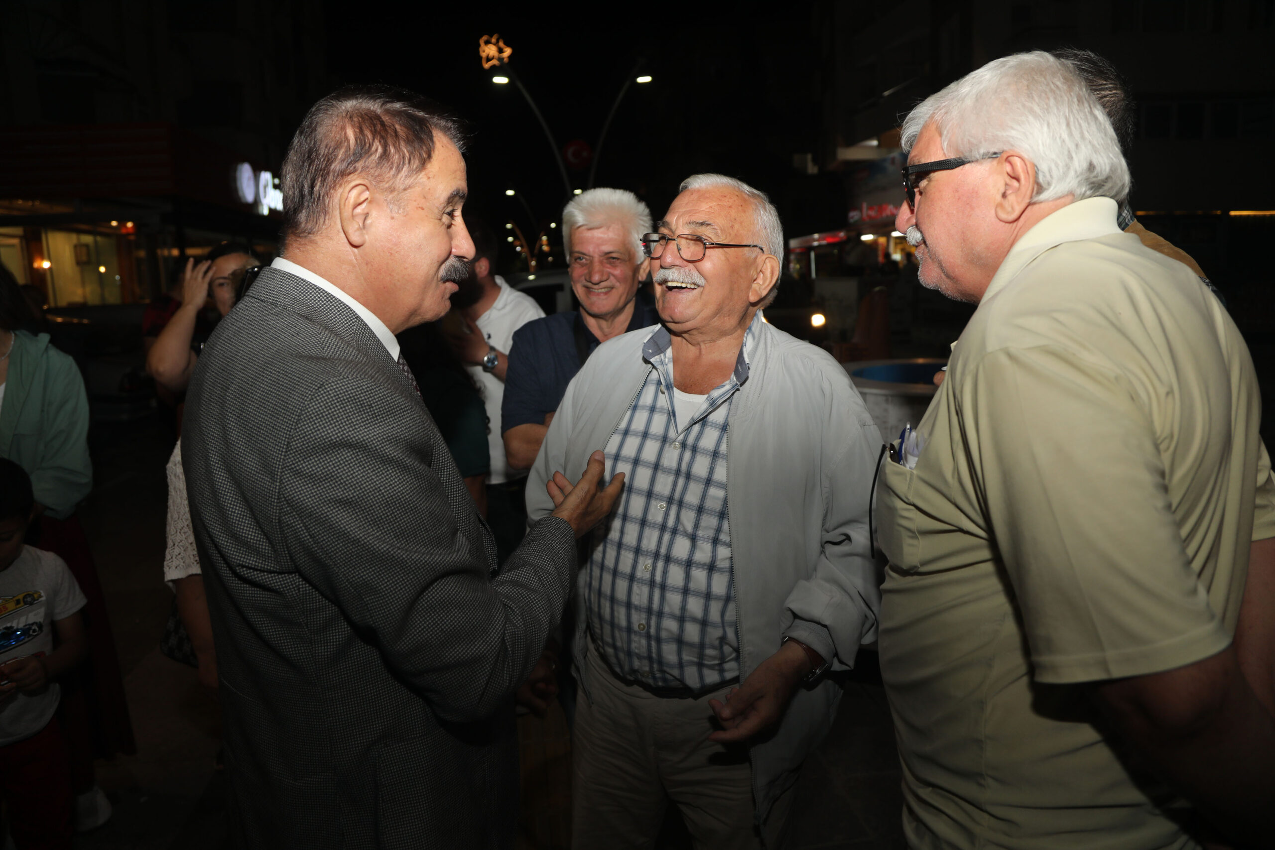 Başkan Deveci  Lozan esnafıyla buluştu 