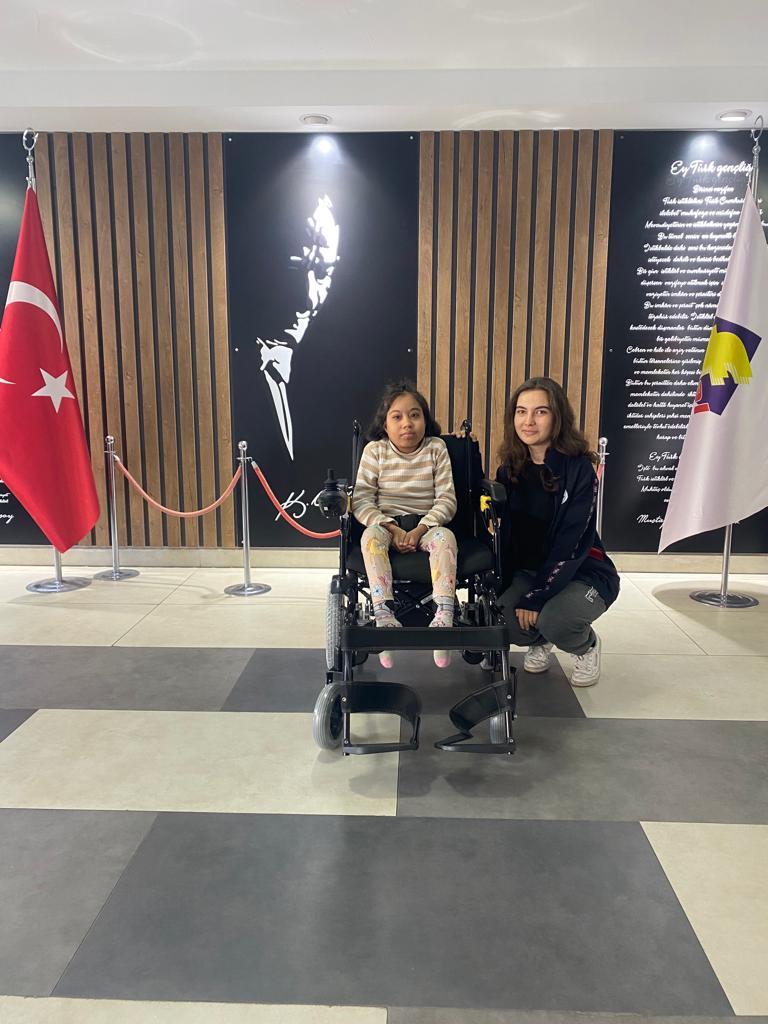 MUTLULUĞA ORTAK OLDULAR