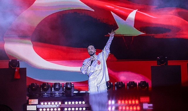 Antalya’da muhteşem Cumhuriyet coşkusu