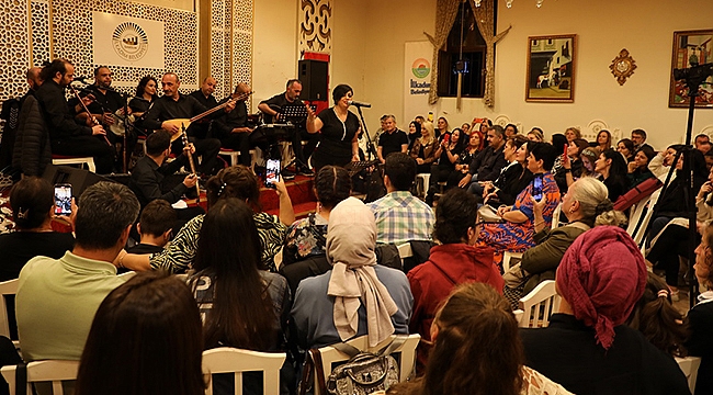 Düzenlenen Anma Gecesinde Türküler Dile Geldi