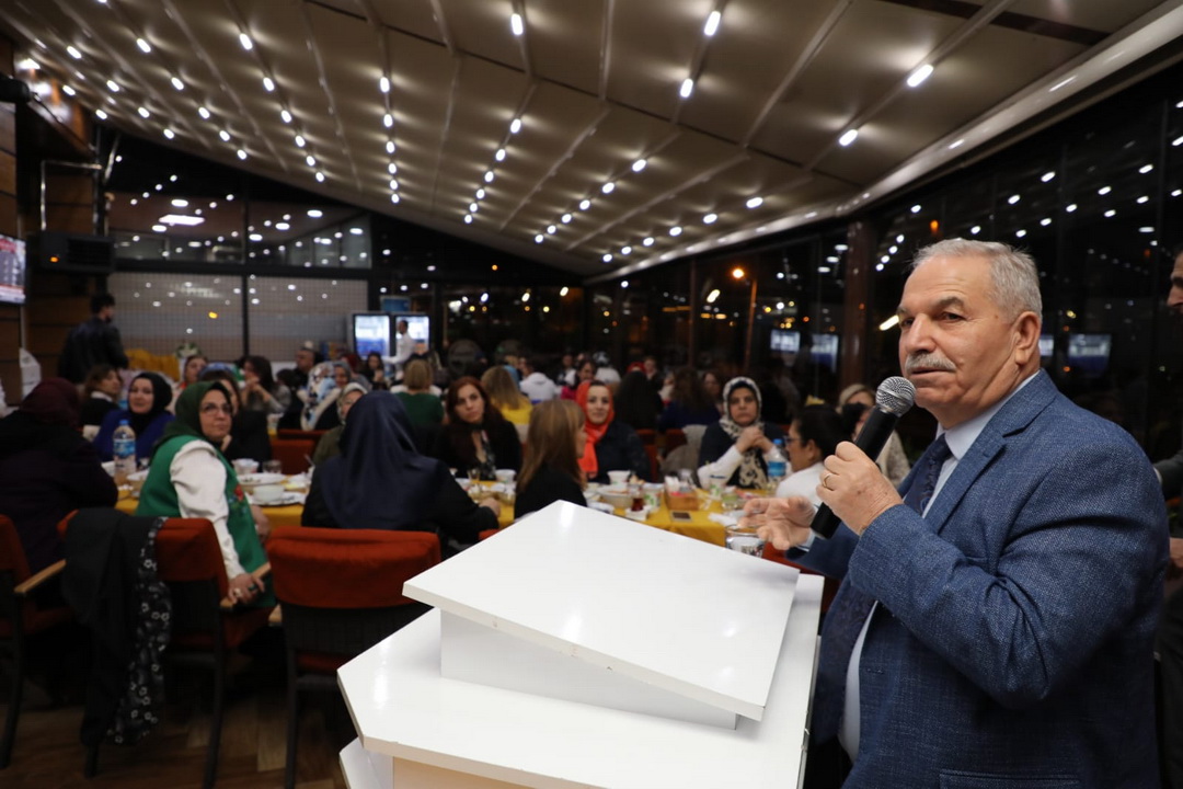 DEMİRTAŞ ÖĞRETMENLER GÜNÜ NÜ KUTLADI..