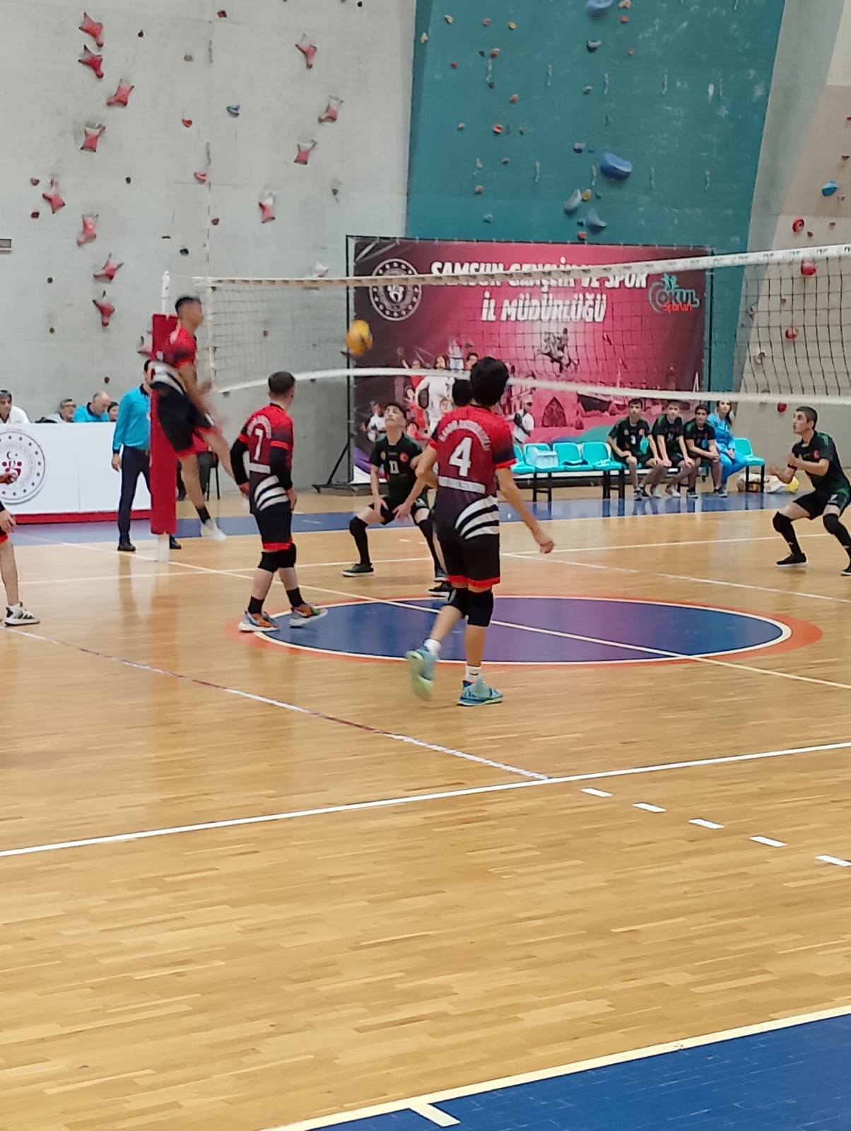 İLKADIM ANADOLU LİSESİ YARI FİNAL DE..