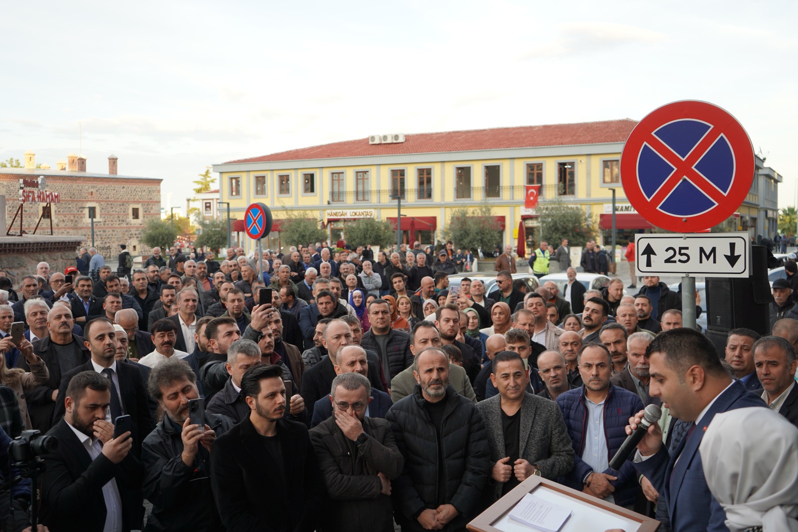 Oktay Avcılar’dan Miting Gibi Açıklama; “İlkadım için göreve hazırım…”