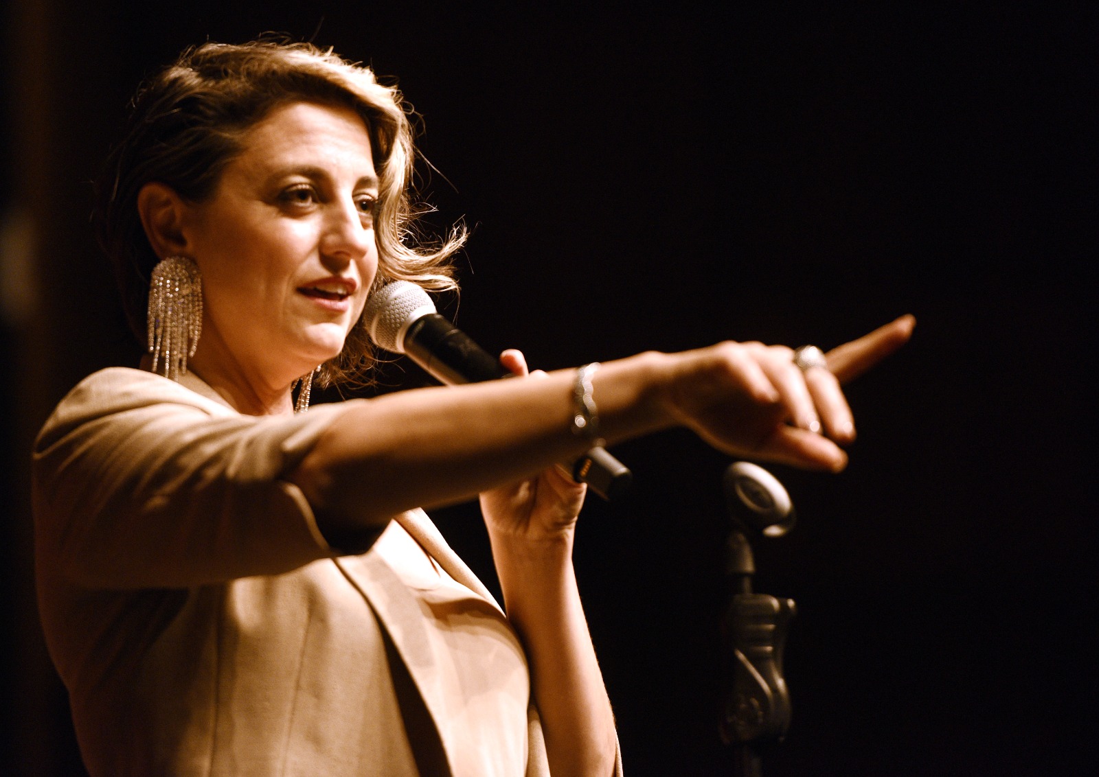 DİLEK TÜRKAN ÖZEL ÇOÇUKLAR İÇİN SÖYLEDİ