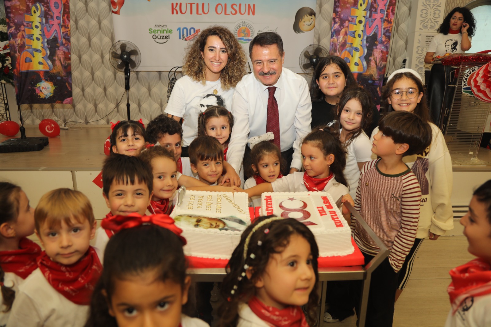 AtaÇocuk, 100. yılı   Cumhuriyet şarkıları ile karşıladı