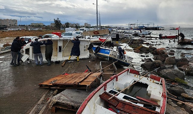 Karşıyaka Belediyesi’nde taşkın alarmı