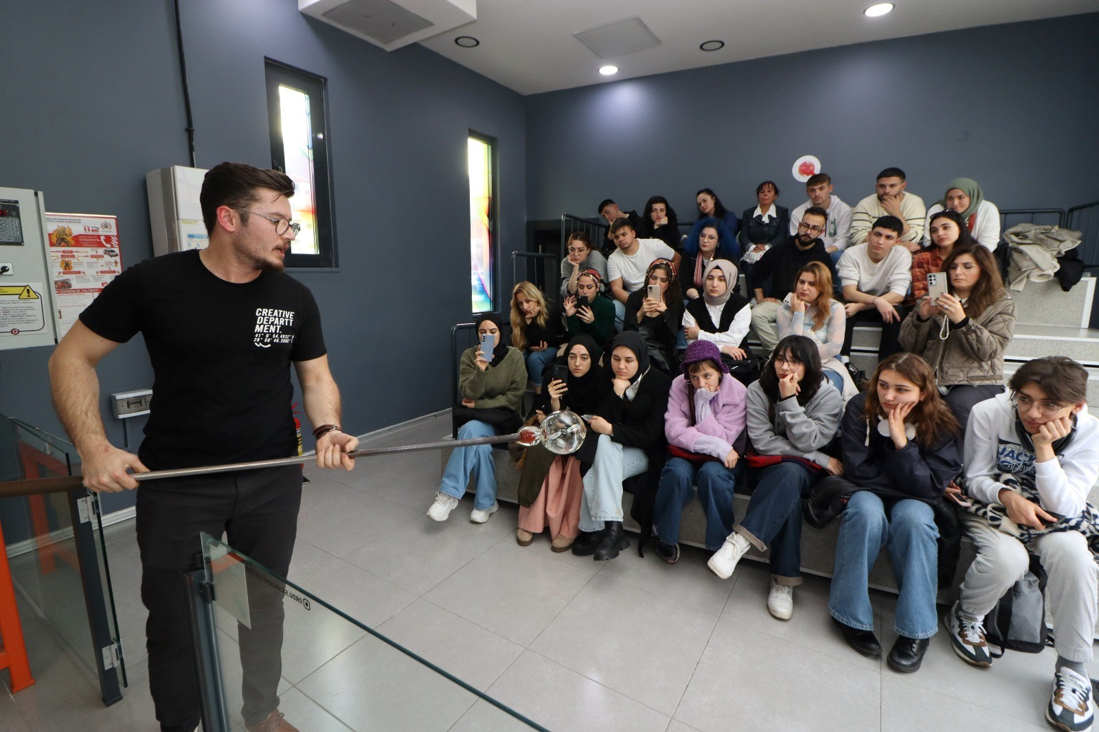 Seramik ve Cam Bölümü Öğrencilerinden Akademik Etkinlik