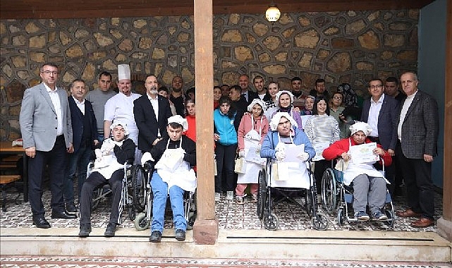 Engelsiz Şefler Maharetlerini Mutfakta Sergiledi