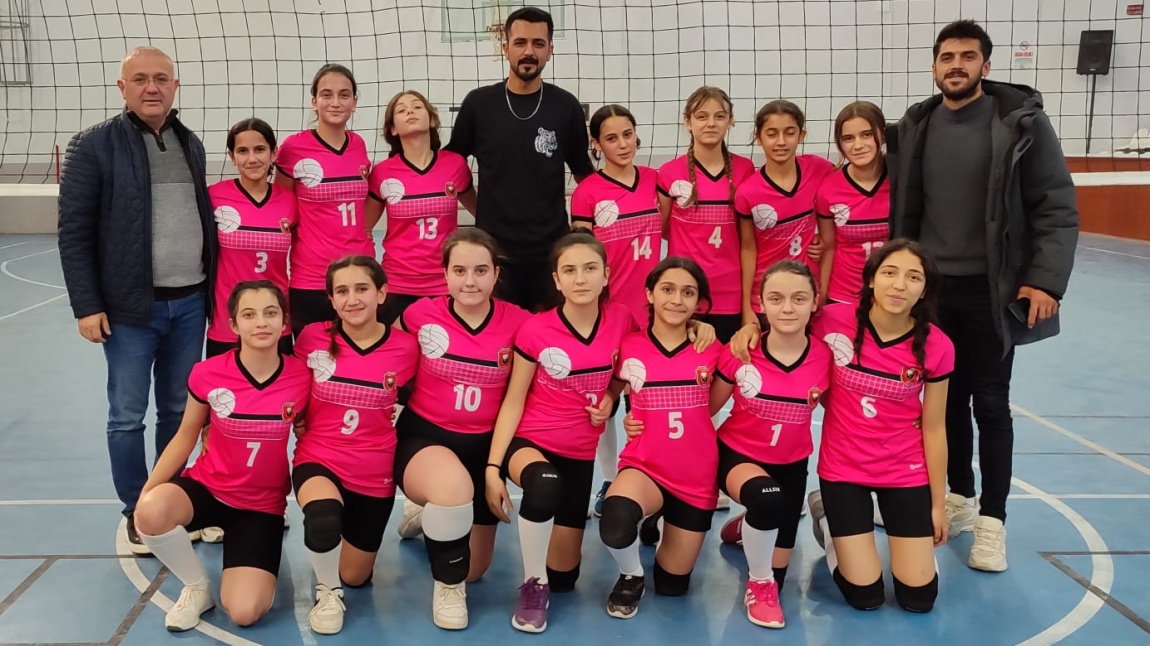 Fatih Ortaokulu Voleybol Takımı İlçe 1.si