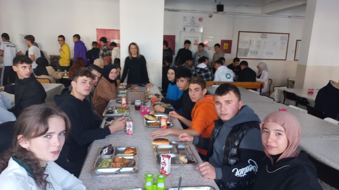 O OKULDA YERLİ MALI HAFTASI ETKİNLİKLERİ