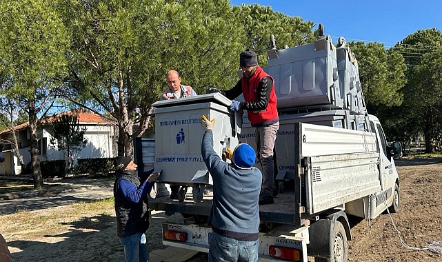 Burhaniye Belediyesi Temizlik İşleri Müdürlüğü “Daha Temiz Bir Burhaniye” sloganı ile durmaksızın çalışmalarına devam ediyor.
