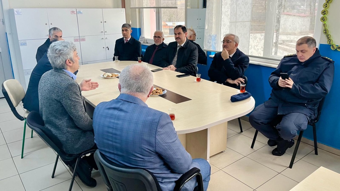 BAKIR, Samsun Canik Başalan Cumhuriyet İlkokulu’na bir ziyaret gerçekleştirdi.