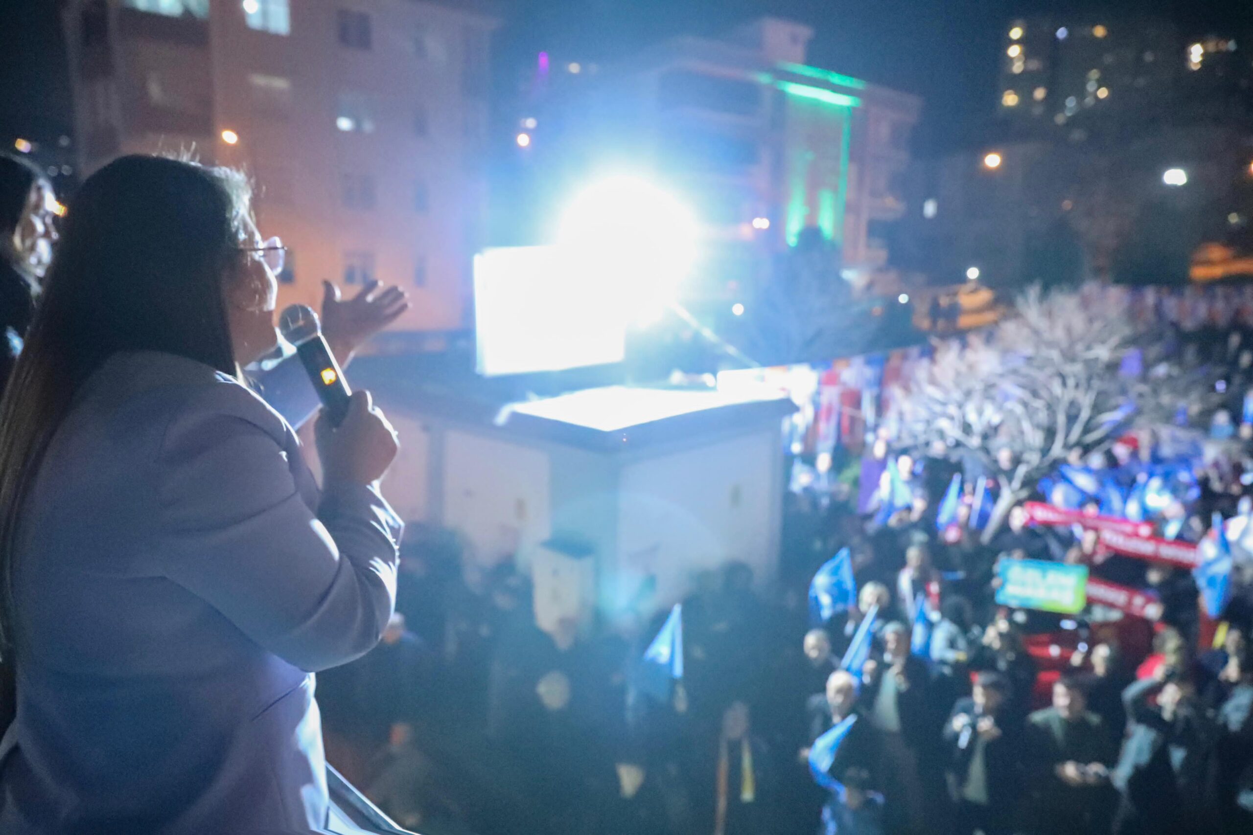 ÖZLEM MARAŞ: “ATAKUKUM’U İŞİ BİLENLER YÖNETSİN, AK KADROLAR YÖNETSİN”