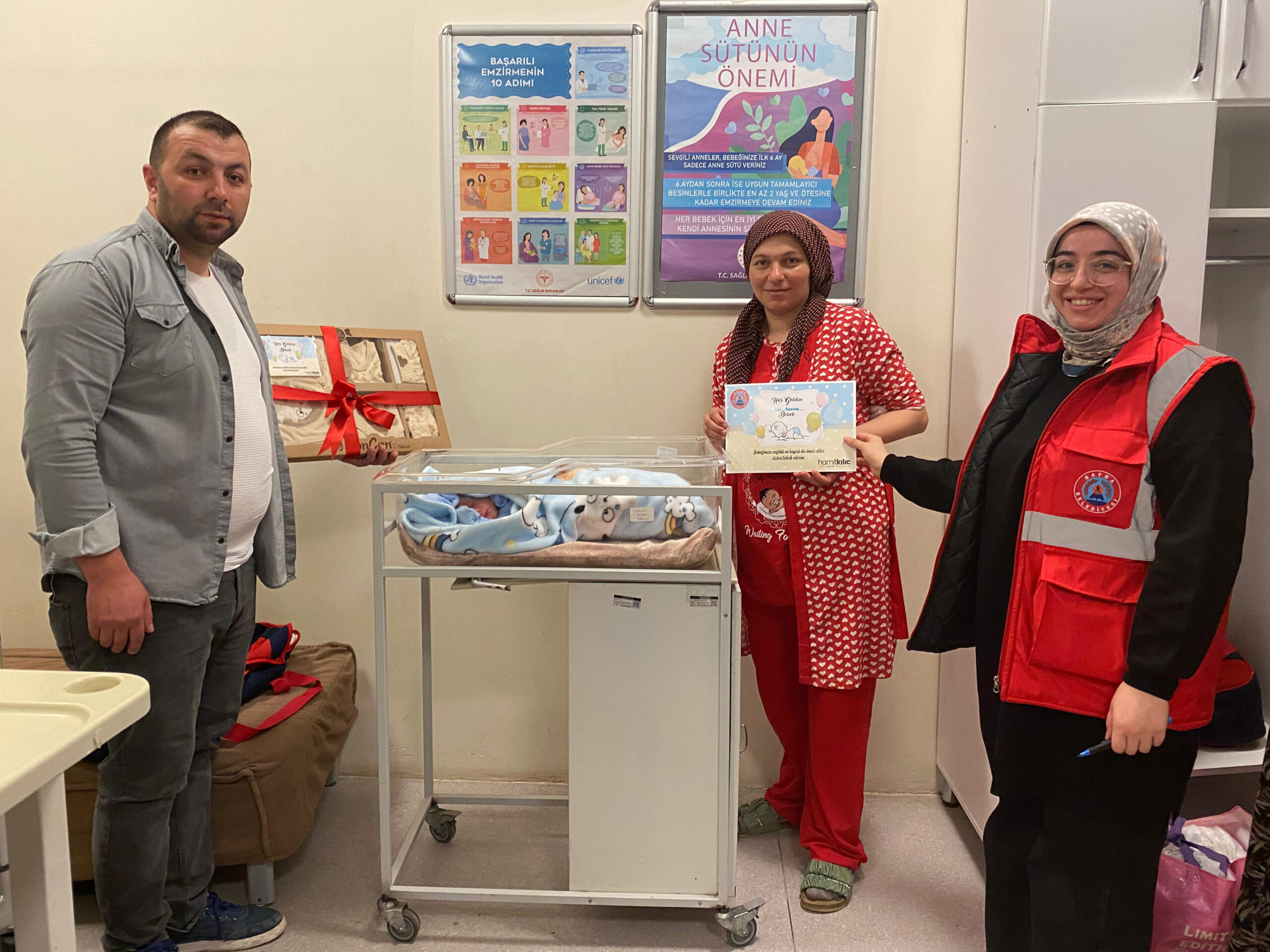 YENİ DOĞAN BEBEKLERİN İLK HEDİYESİ BAFRA BELEDİYESİ’NDEN