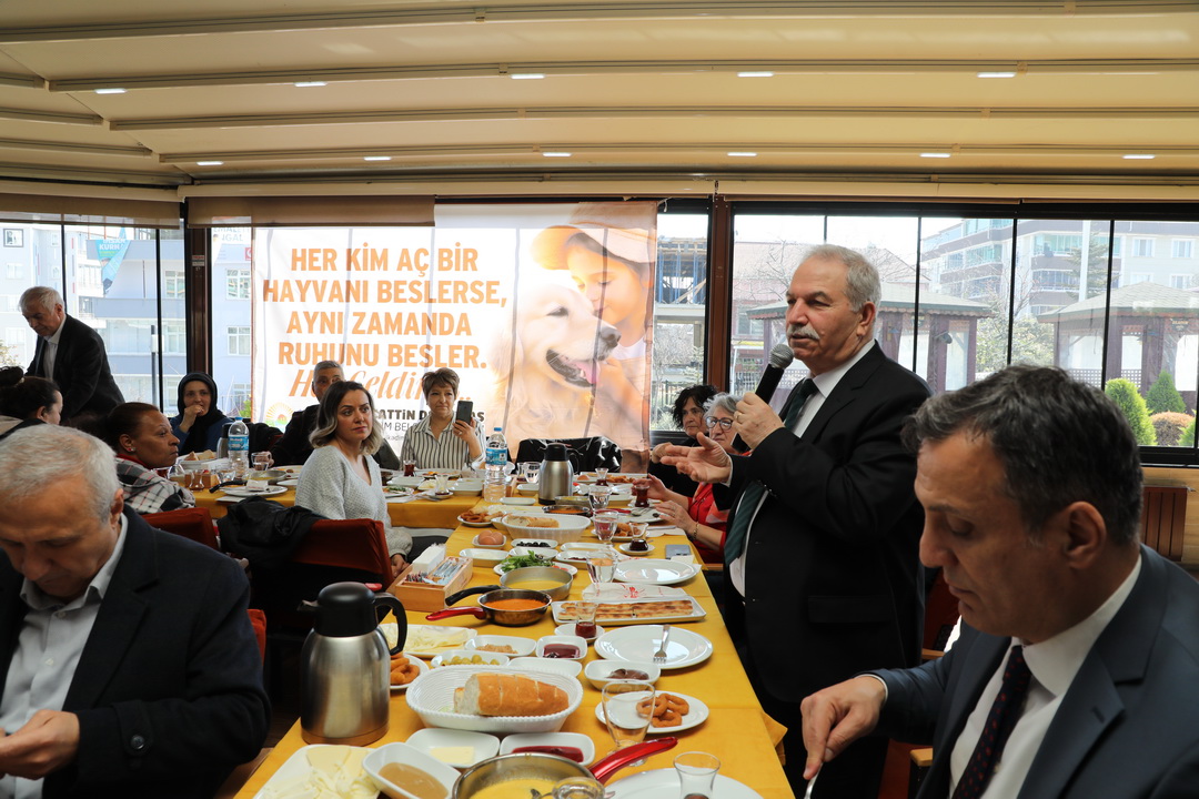 DEMİRTAŞ’TAN HAYVANSEVERLERE BARINAK MÜJDESİ