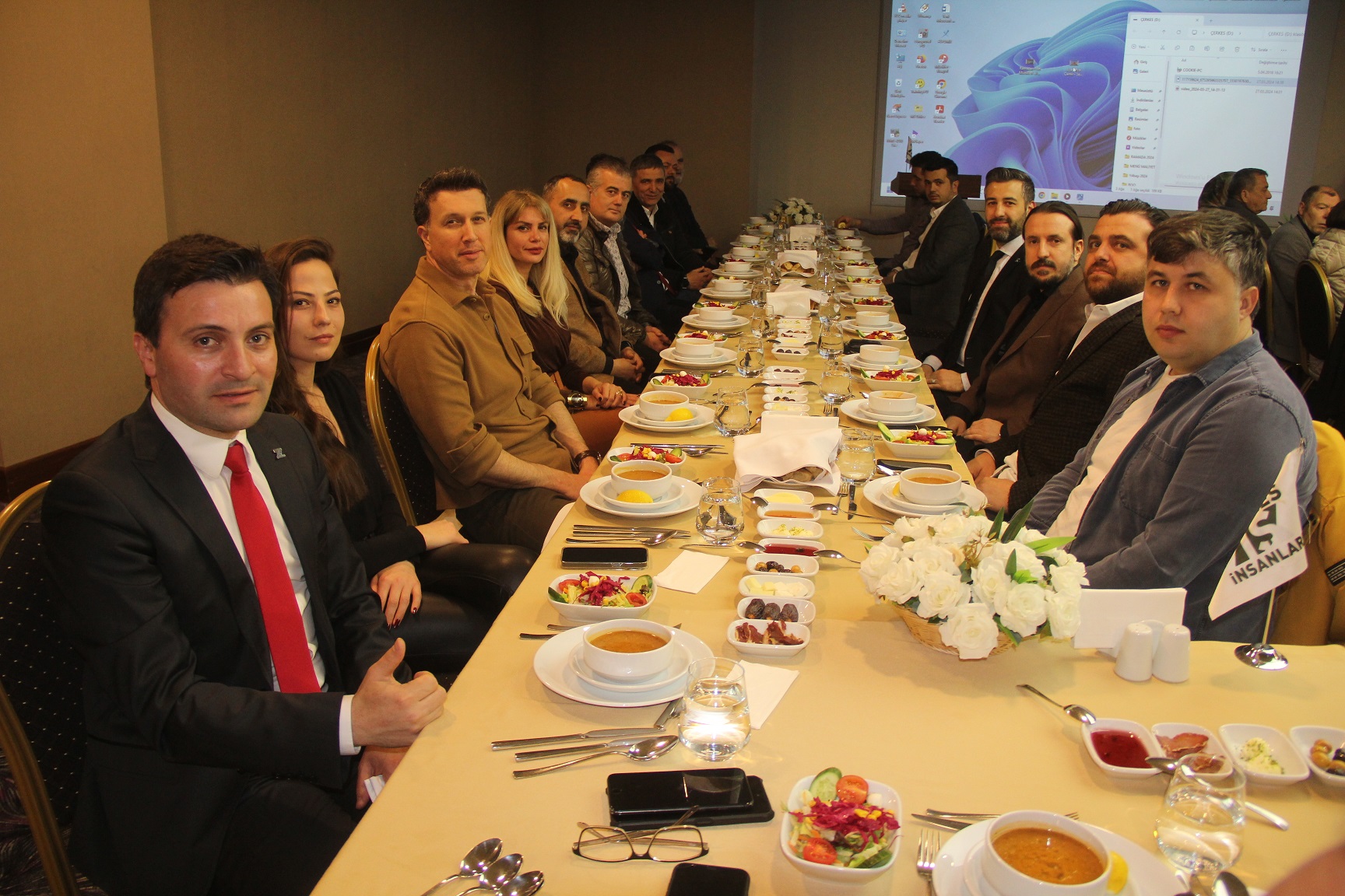 ÇERKES İŞ İNSANLARI İFTARDA BULUŞTU