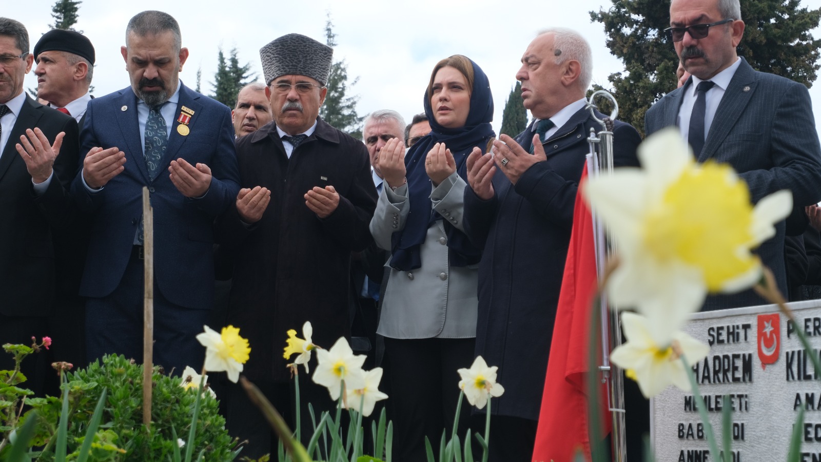 TÜFEKCİ: HER YER AL BAYRAK HER YER ÇANAKKALE