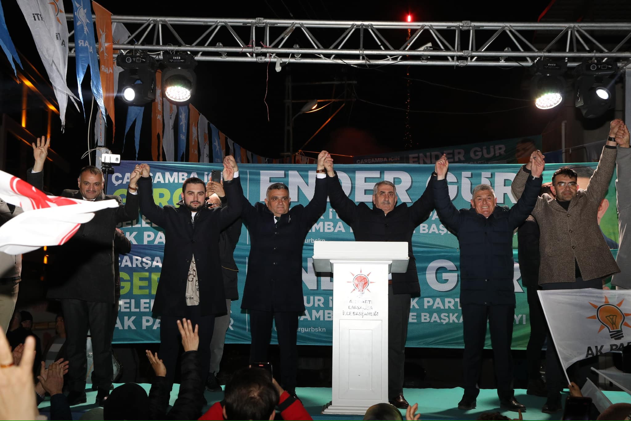 ÇARŞAMBA’DA ENDER GÜR FIRTINASI