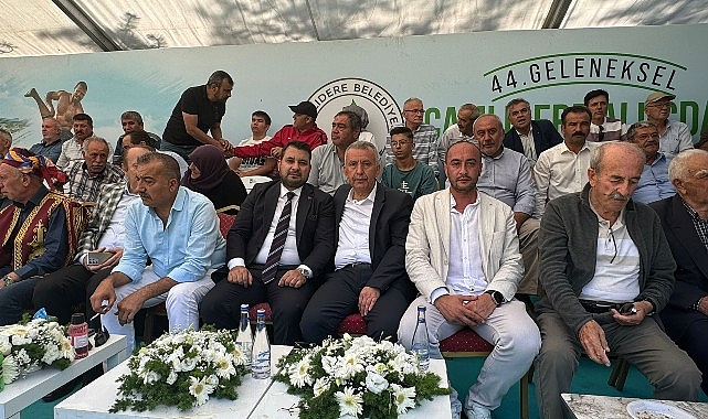 Kahramankazan Belediye Başkanı Selim Çırpanoğlu Aluçdağı Yağlı Güreş Festivali’ne katıldı