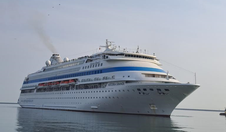 Rus Kurvazier Gemisi Astoria Grande Samsun’da