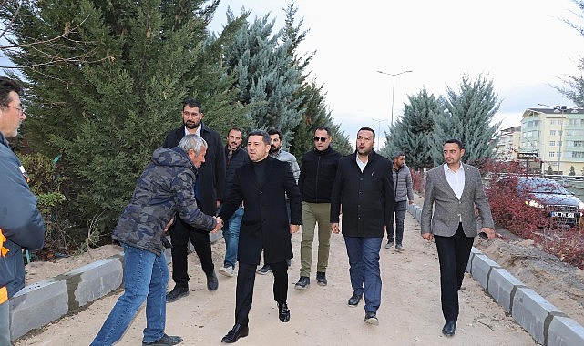 Belediye Başkanı Arı, üstyapı çalışmalarını yerinde inceledi