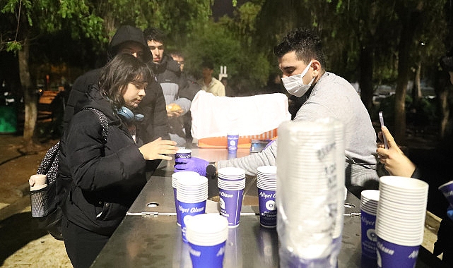 Antalya Büyükşehir’den final haftasında öğrencilere sıcak çorba ikramı