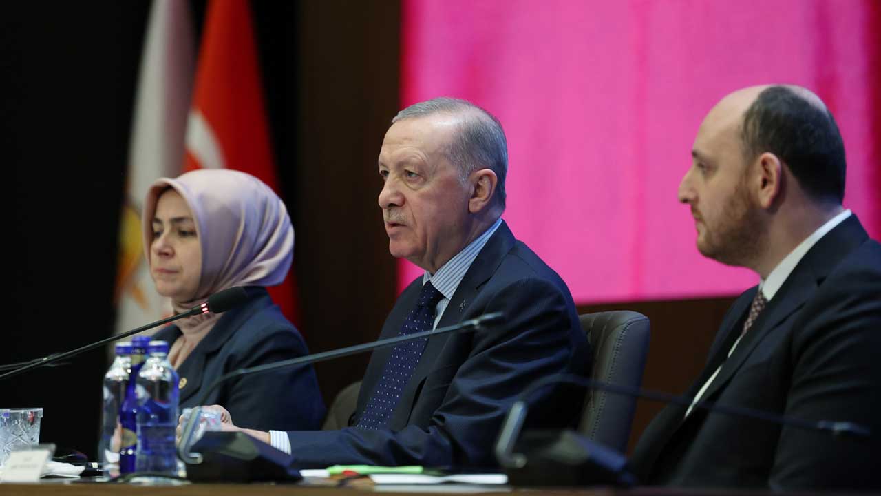 Cumhurbaşkanı Erdoğan, AK Parti’nin Kadın ve Gençlik Kolları MKYK toplantılarına katıldı