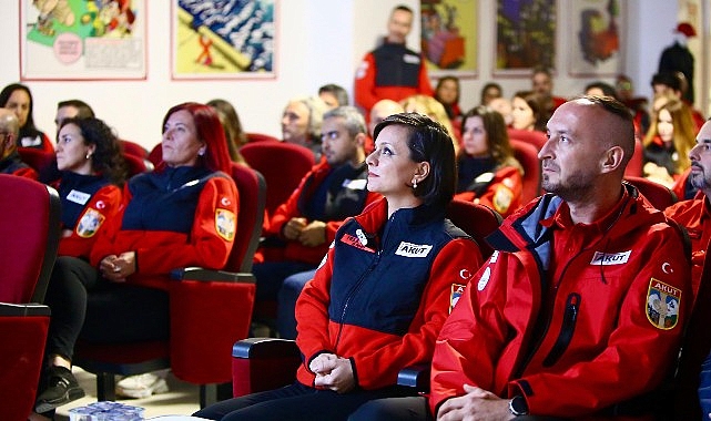 Başkan Kınay’dan depremin yıldönümünde AKUT’a anlamlı ziyaret