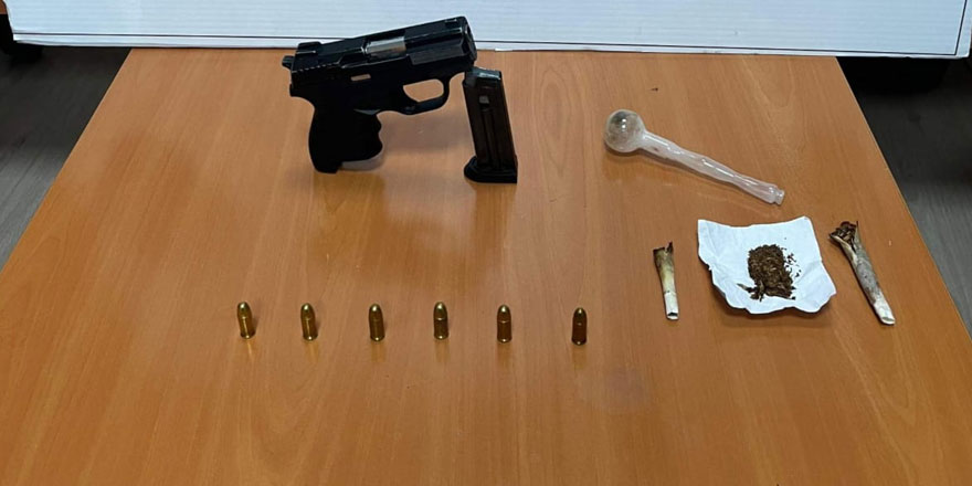 Kars’ta polis uygulamasına takılan araçtan uyuşturucu çıktı