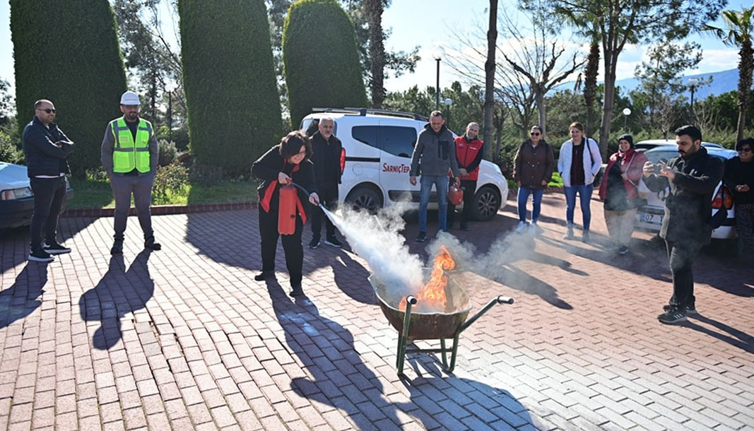 Kumluca’da iş güvenliği eğitimi ve yangın tatbikatı gerçekleştirildi