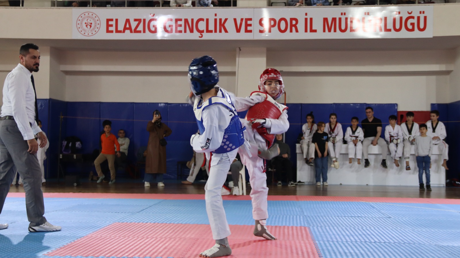 Elazığ’da 2 branşta final düdüğü çaldı