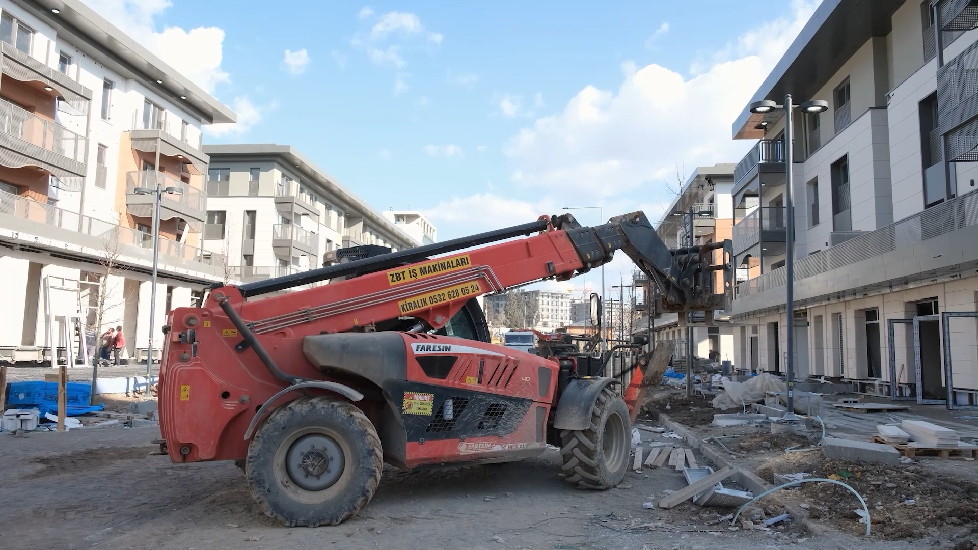 Kahramanmaraş ‘da 4 Bin İşçi Deprem Konutları İçin çalışıyor