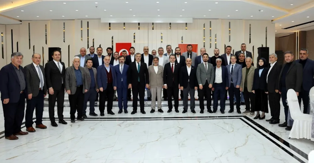 Bürokratlar ve STK temsilcileri iftarda buluştu