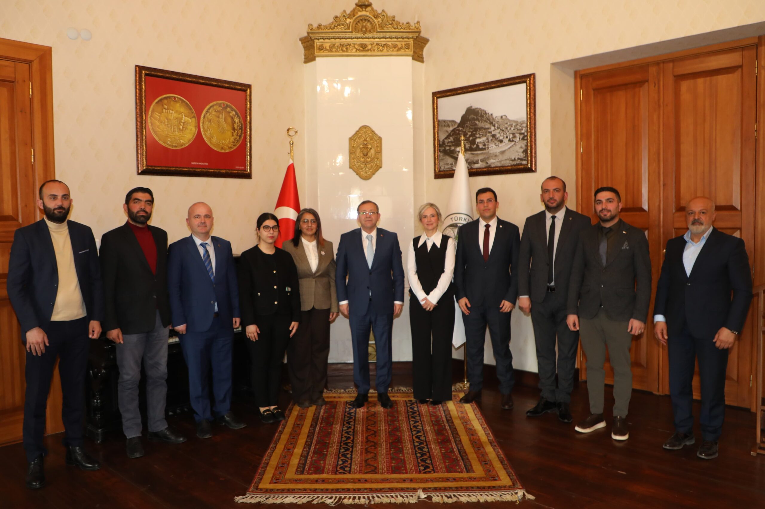 Kızılay Kars Şube Başkanı Kübra Hüryurt’tan Vali Ziya Polat’a ziyaret…