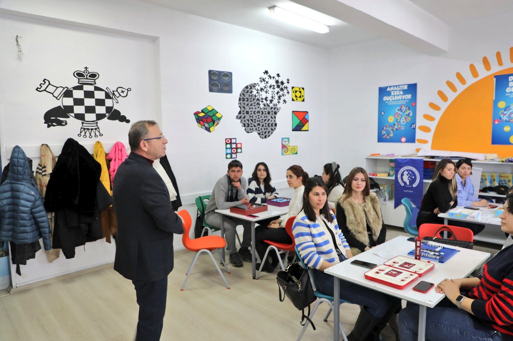 Kars Valisi Polat, kursiyer öğretmenler ile bir araya geldi