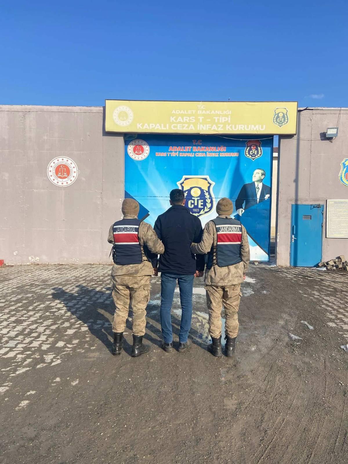 Kars’ta kasten yaralama suçundan aranan bir kişi yakalandı