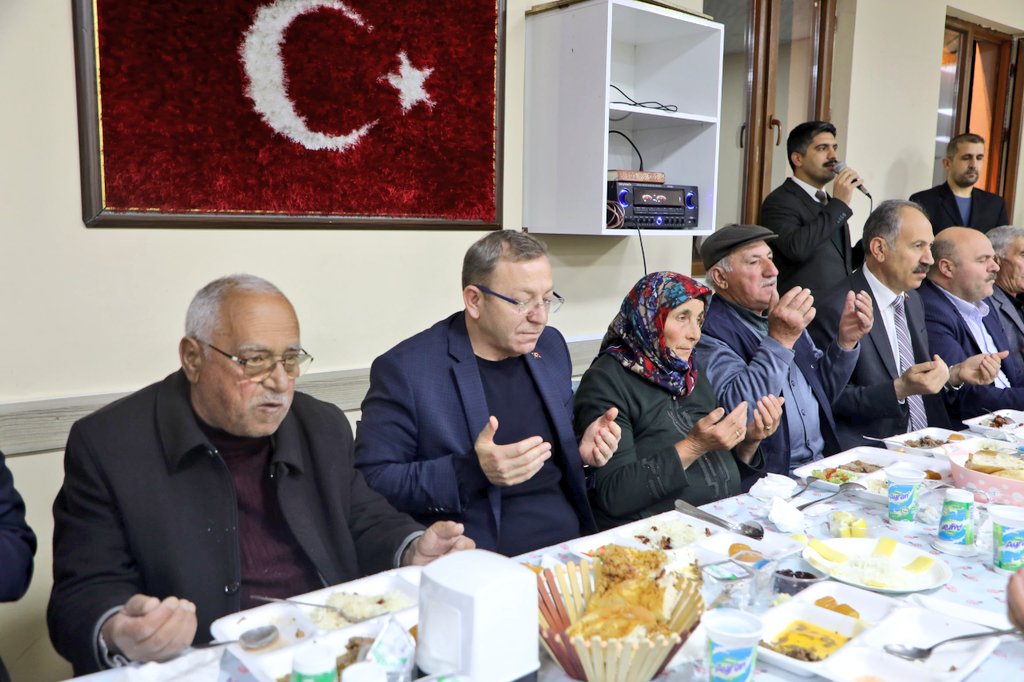 Kars Valisi Polat, Arpaçay’da şehit aileleri ve çocuklarla iftarda buluştu