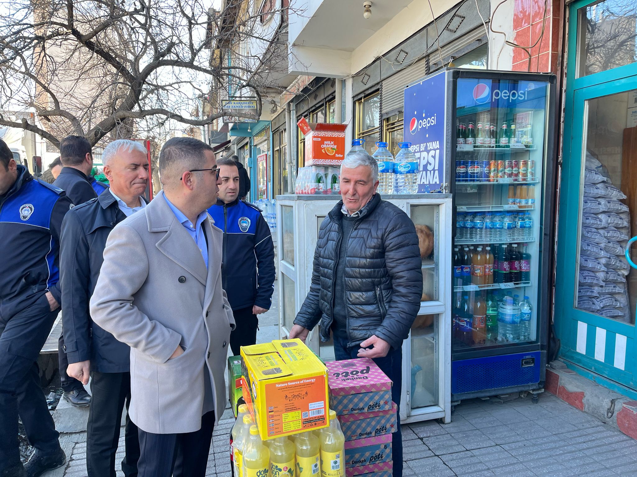 Kaymakam ve Belediye Başkanı Vekili Daştan, hizmet için kolları sıvadı