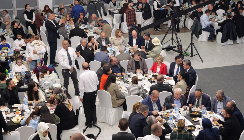 Etimesgut’ta ‘kurtuluş gecesi’ iftarı