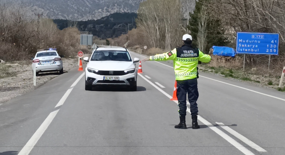 Bayram’da hız yapanlara geçit yok