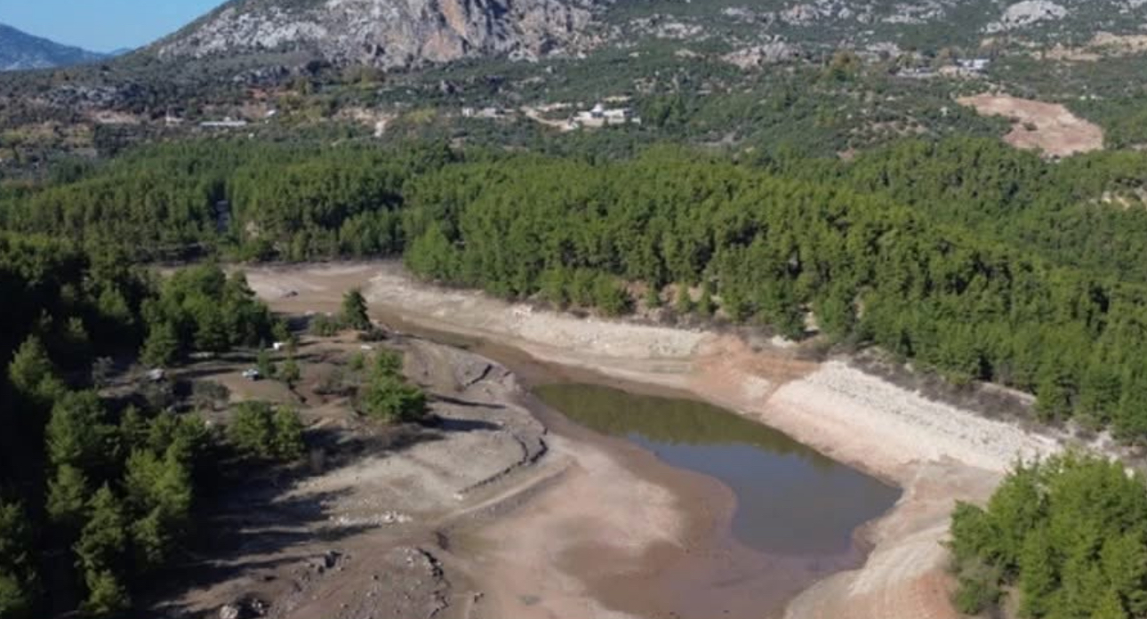 Antalya’da kıyameti anımsatan rapor: Kent adeta kuruyor!