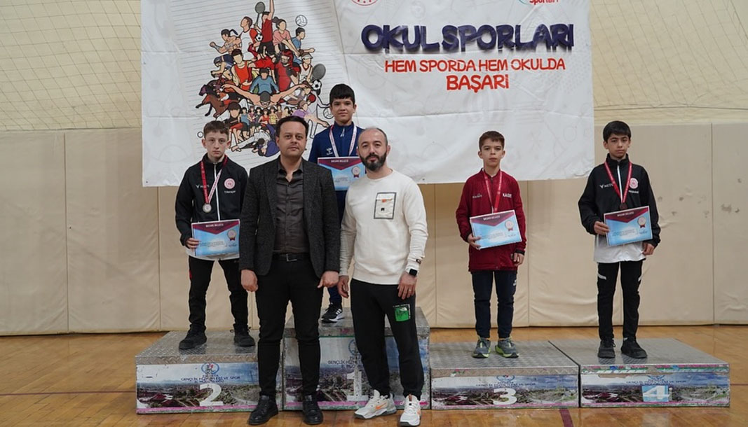 Isparta’da Yıldız Erkekler Grekoromen Stil Güreş Grup Müsabakaları tamamlandı