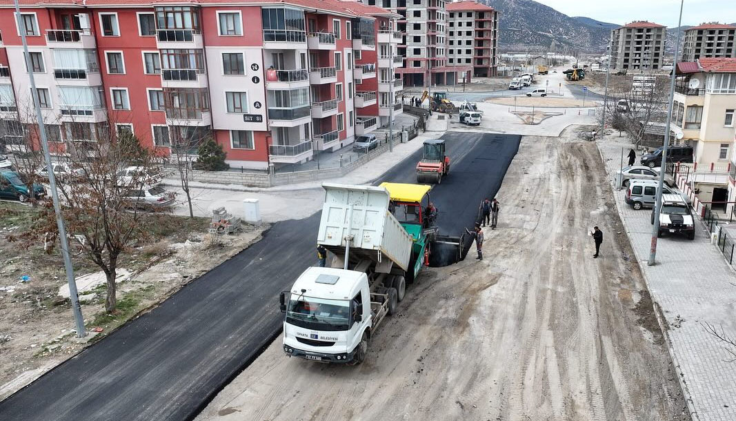 Isparta 206. Cadde’de asfaltlama yapıldı