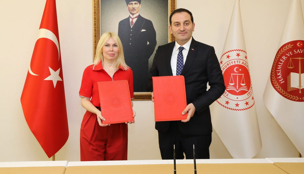 Akdeniz Üniversitesi ile Antalya Adliyesi arasında iki protokol imzalandı