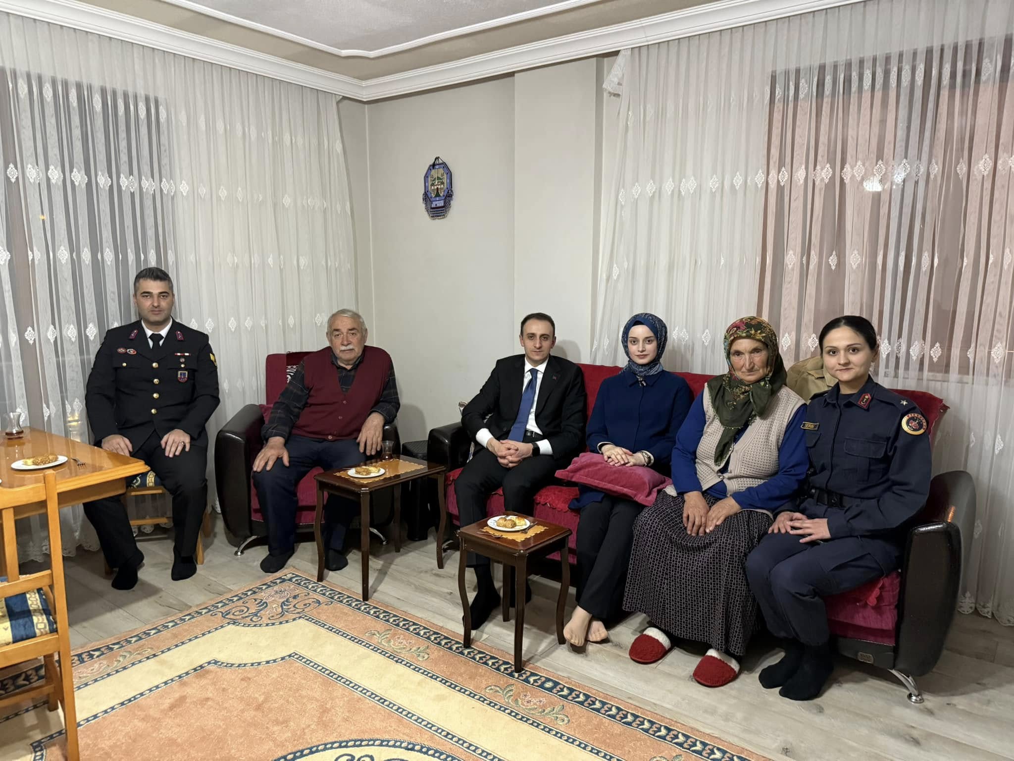 Kaymakam Memiş, şehit ailesinin iftarına katılım sağladı