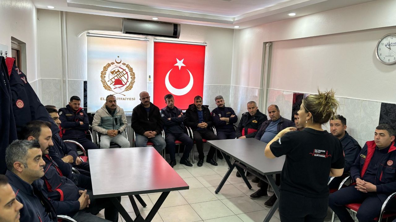 Elazığ İtfaiyesi Personeli İlk Yardım Eğitimi Aldı